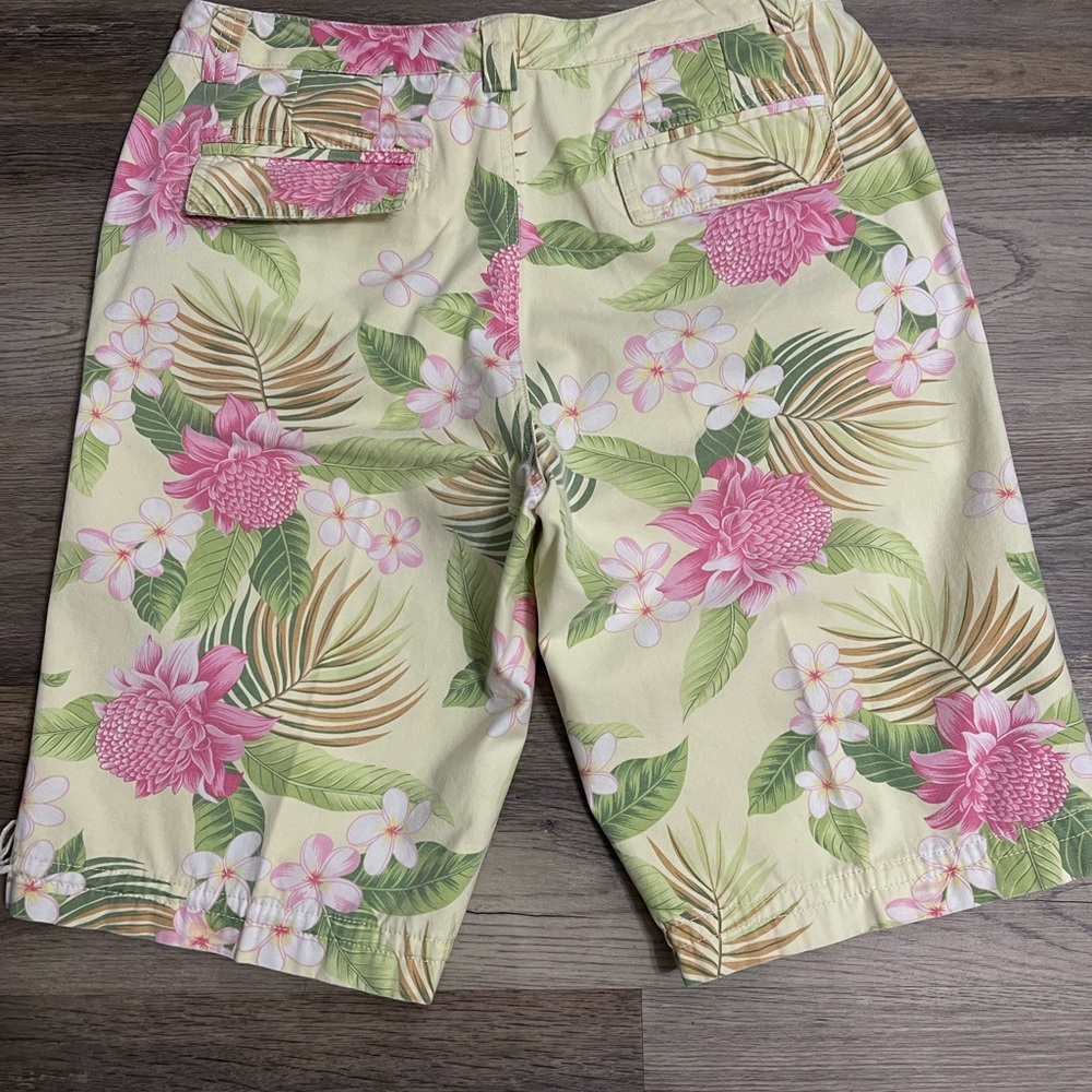 Caribbean Joe Tropical Floral Shorts in Pink and Green Size 12
